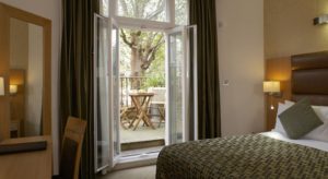 sleeping in london_best western the cromwell