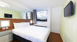 sleeping in london_paddington_point a_tune