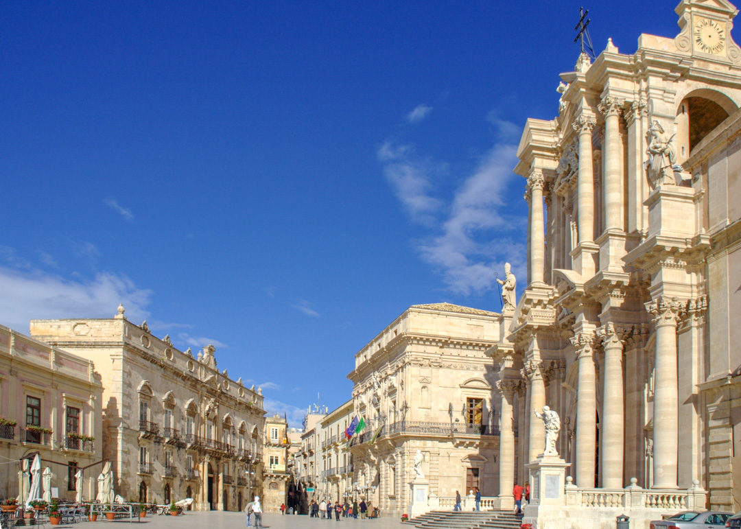 Piazza Duomo, Ortigia, Siracusa, Sicily, Italy