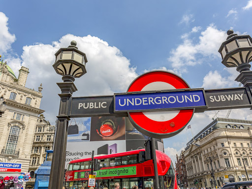 TravelAfter5_Dumb Money-Saving_Transport London TravelAfter5_Dumb Money Saving_Piccadilly Circus Station London